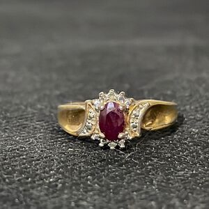 COPY - Ring with a red gem